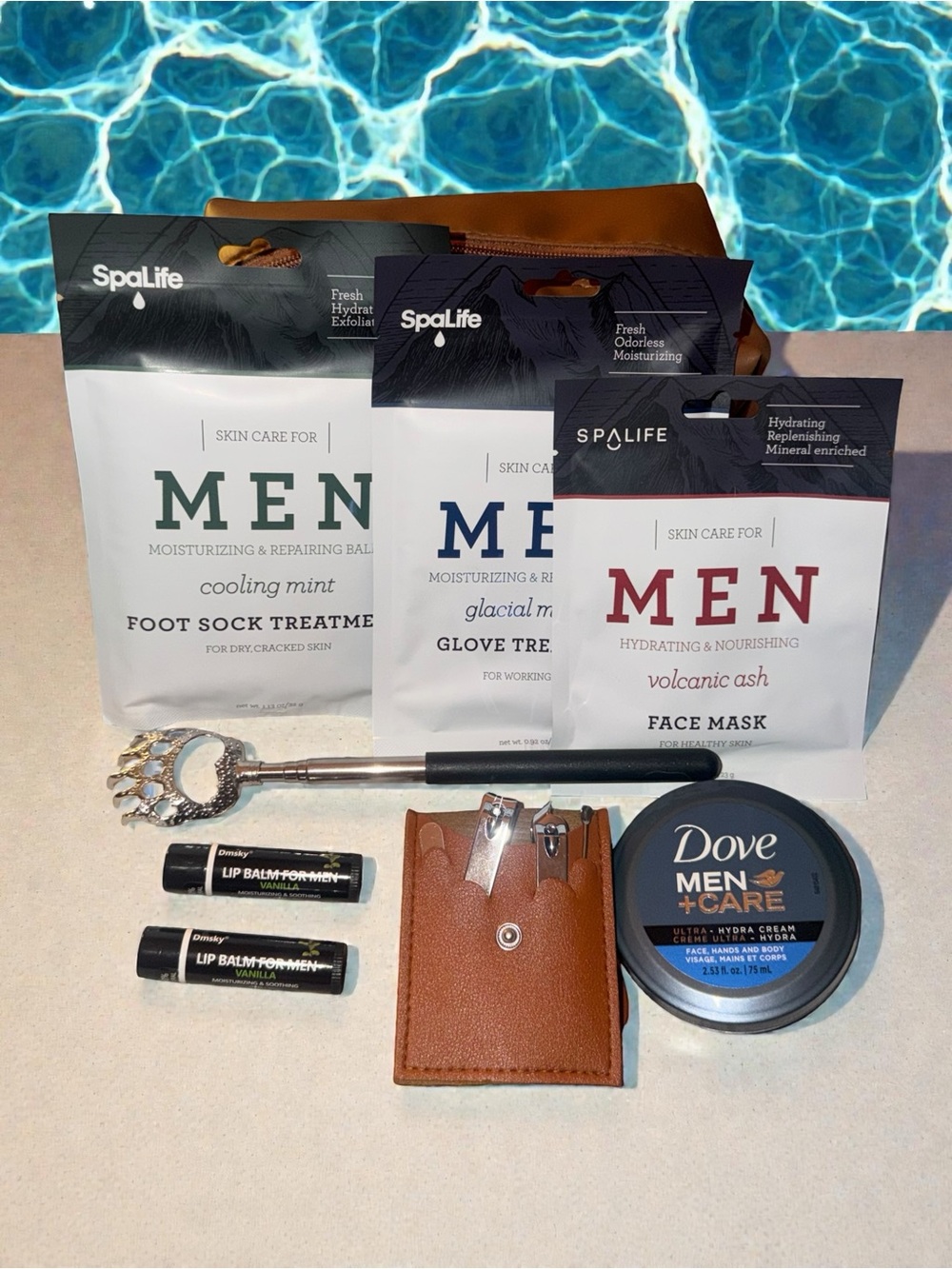 Manscaping Self-Care Gift Set | Man of God Toiletry Bag | Leather Noir Candle - Picture 5 of 14
